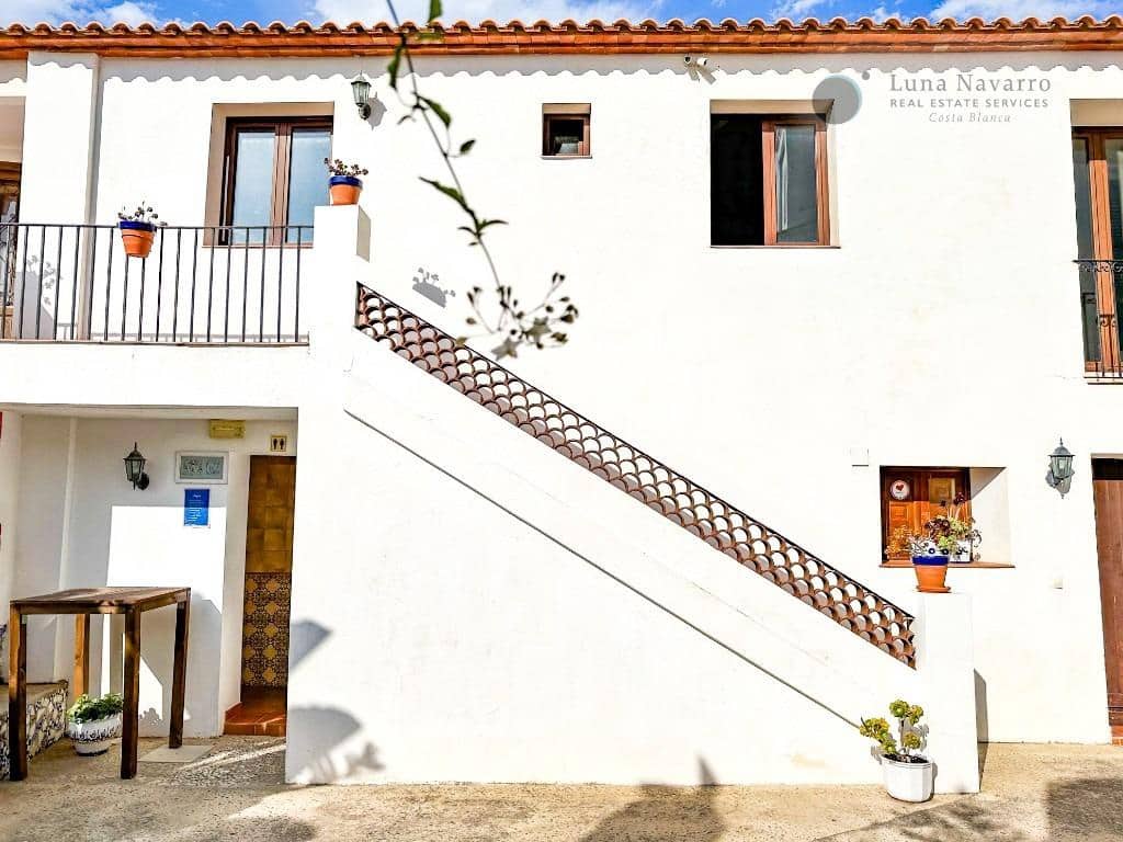 7 bedroom Hotel for sale in Altea with pool garage - € 1,990,000 (Ref: 8167418)