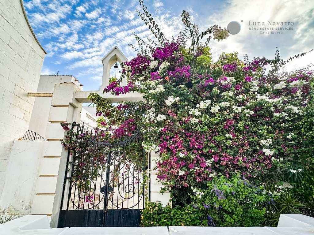 7 bedroom Hotel for sale in Altea with pool garage - € 1,990,000 (Ref: 8167418)