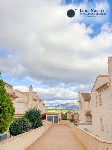 5 slaapkamer Rijtjeshuis te koop in Albir, Alfaz del Pi / L'Alfàs del Pi met zwembad - € 450.000 (Ref: 8167426)