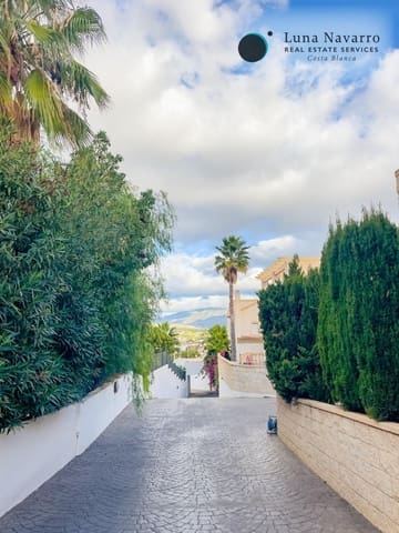 5 slaapkamer Rijtjeshuis te koop in Albir, Alfaz del Pi / L'Alfàs del Pi met zwembad - € 450.000 (Ref: 8167426)