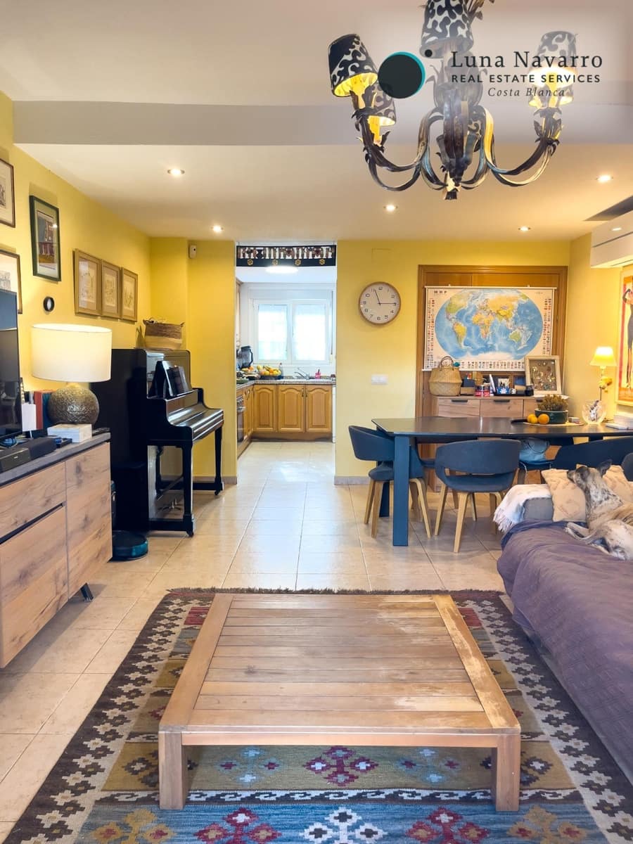 5 slaapkamer Rijtjeshuis te koop in Alfaz del Pi / L'Alfas del Pi met zwembad - € 450.000 (Ref: 8167426)