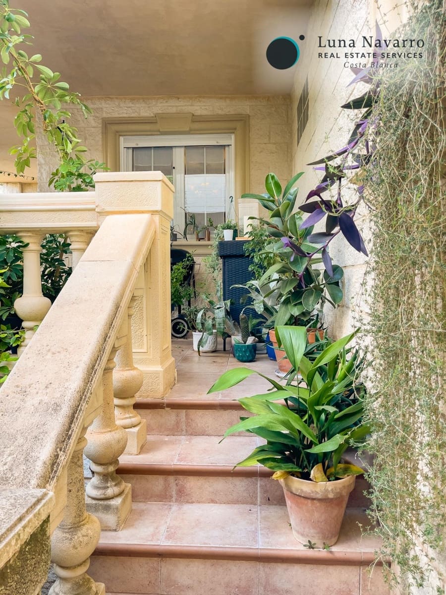 5 slaapkamer Rijtjeshuis te koop in Alfaz del Pi / L'Alfas del Pi met zwembad - € 450.000 (Ref: 8167426)