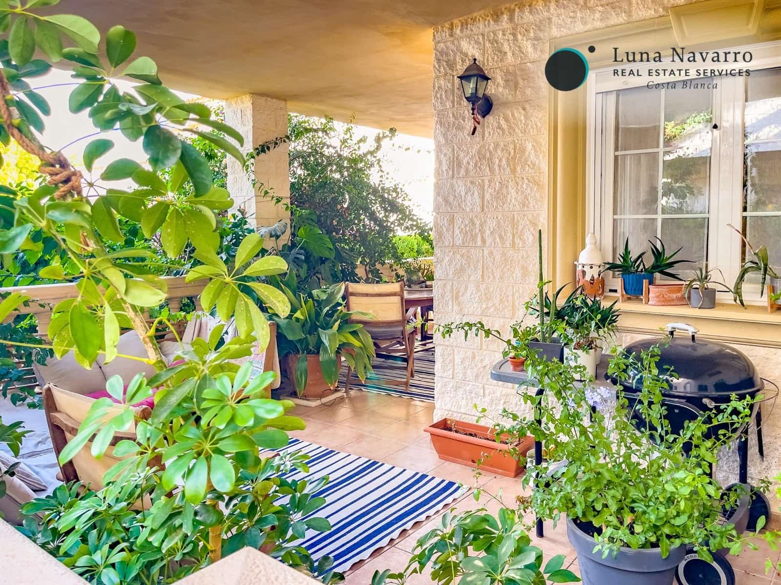 5 slaapkamer Rijtjeshuis te koop in Alfaz del Pi / L'Alfas del Pi met zwembad - € 450.000 (Ref: 8167426)