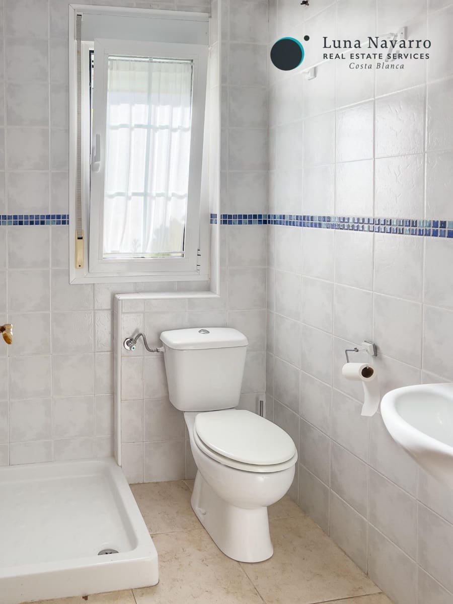 5 slaapkamer Rijtjeshuis te koop in Alfaz del Pi / L'Alfas del Pi met zwembad - € 450.000 (Ref: 8167426)