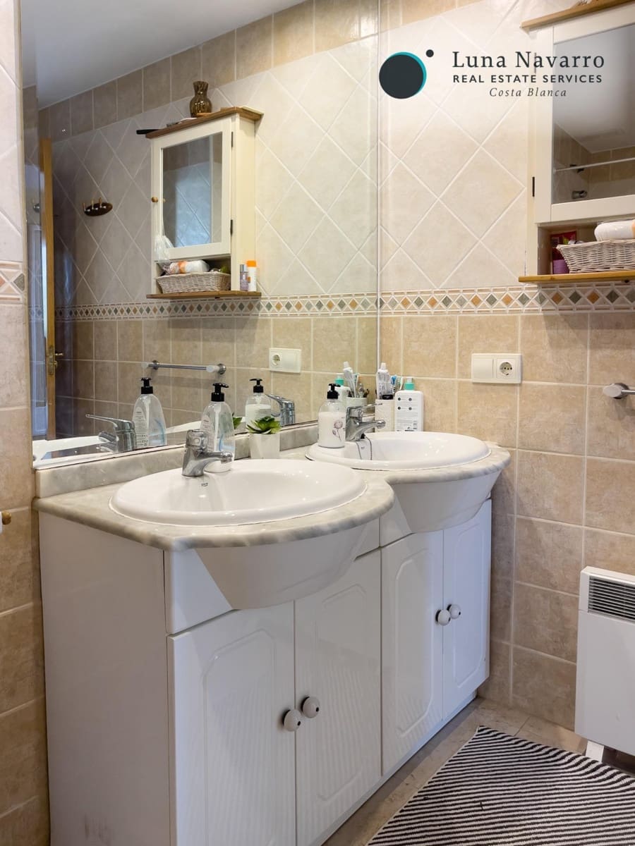 5 slaapkamer Rijtjeshuis te koop in Alfaz del Pi / L'Alfas del Pi met zwembad - € 450.000 (Ref: 8167426)