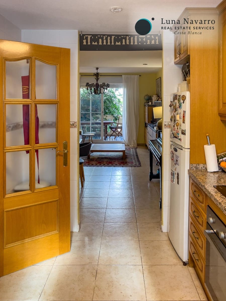 5 slaapkamer Rijtjeshuis te koop in Alfaz del Pi / L'Alfas del Pi met zwembad - € 450.000 (Ref: 8167426)