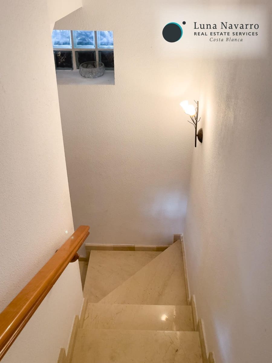 5 slaapkamer Rijtjeshuis te koop in Alfaz del Pi / L'Alfas del Pi met zwembad - € 450.000 (Ref: 8167426)