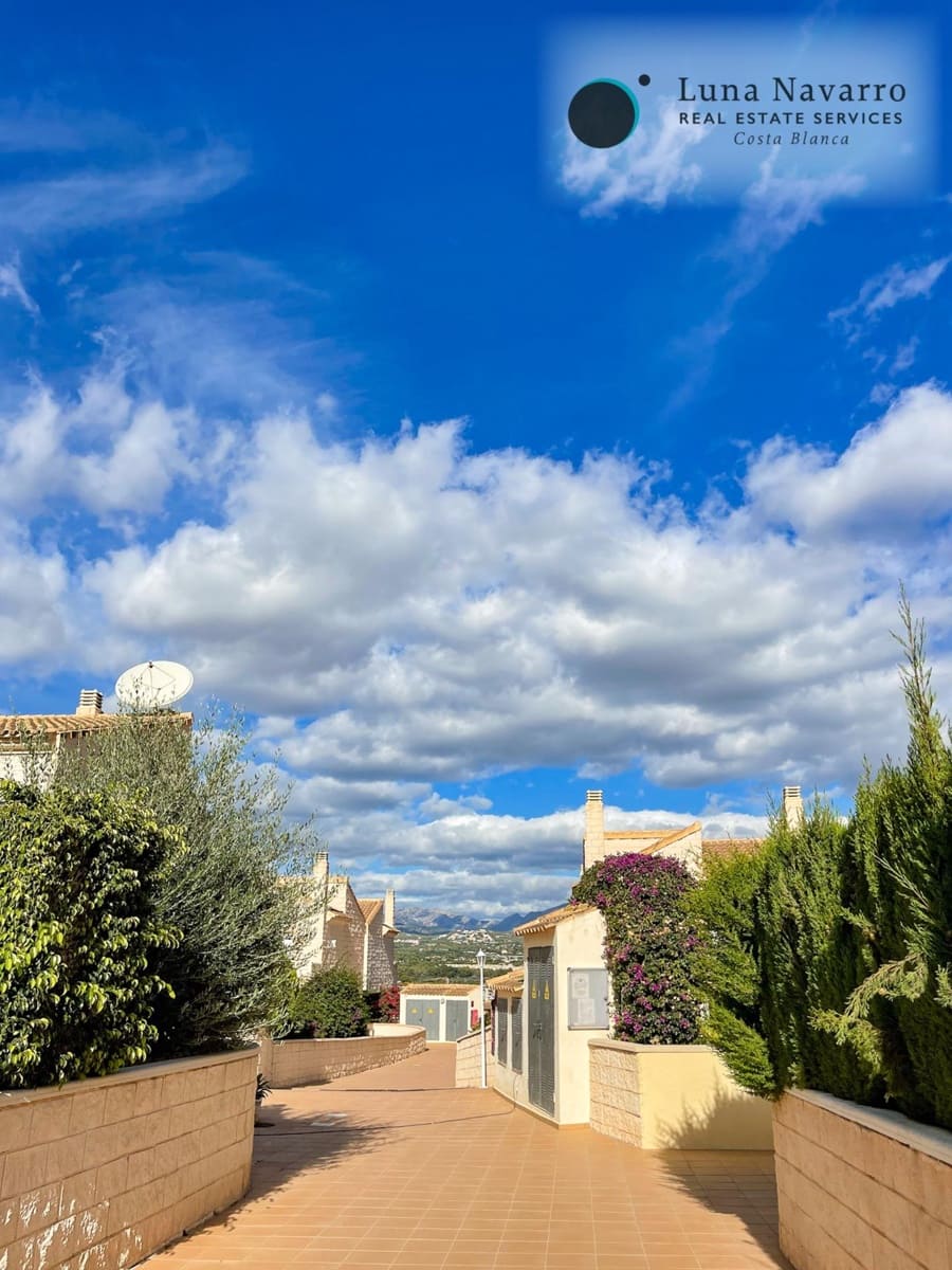 5 slaapkamer Rijtjeshuis te koop in Alfaz del Pi / L'Alfas del Pi met zwembad - € 450.000 (Ref: 8167426)