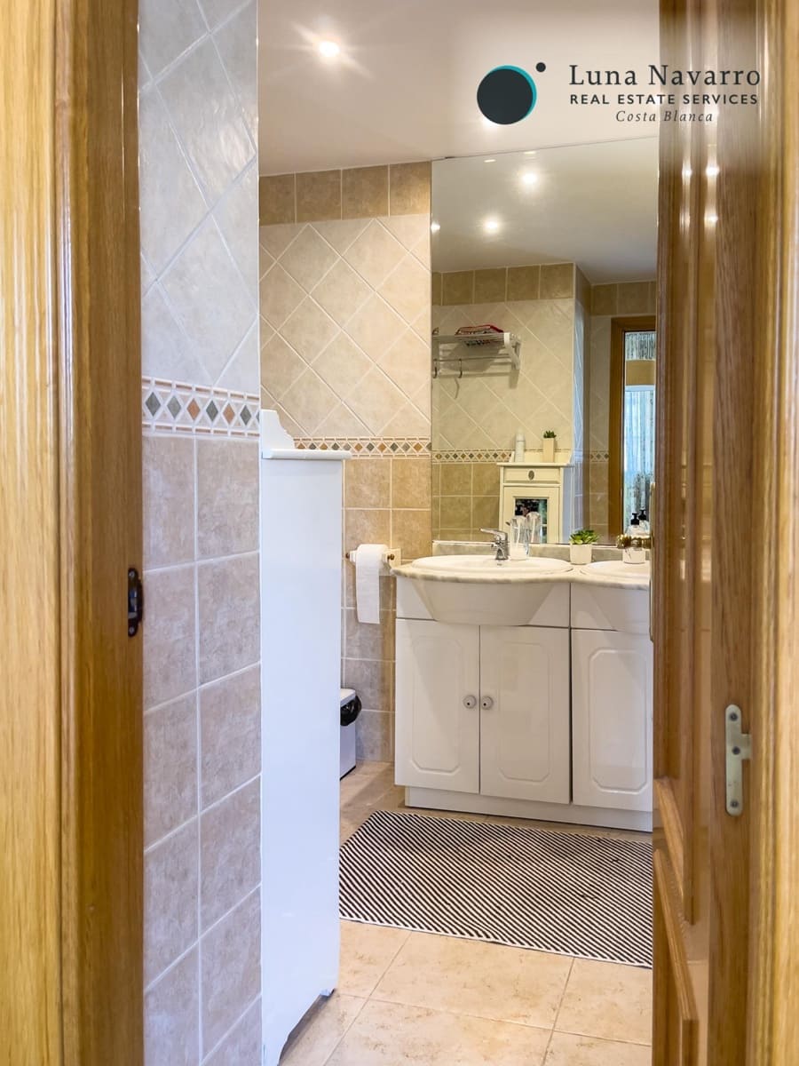 5 slaapkamer Rijtjeshuis te koop in Alfaz del Pi / L'Alfas del Pi met zwembad - € 450.000 (Ref: 8167426)