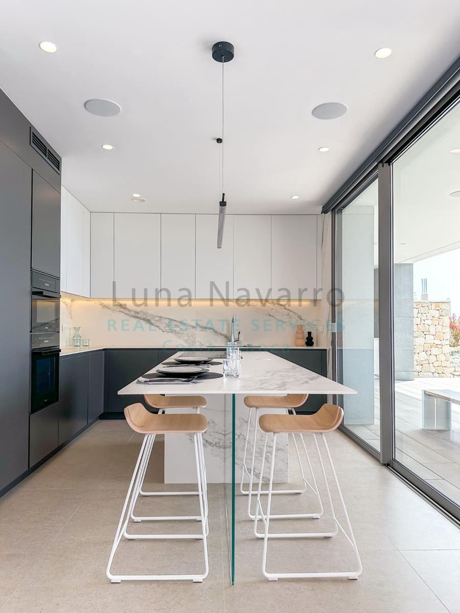 4 bedroom Villa for sale in Benitachell / Benitatxell with pool - € 2,950,000 (Ref: 8167431)