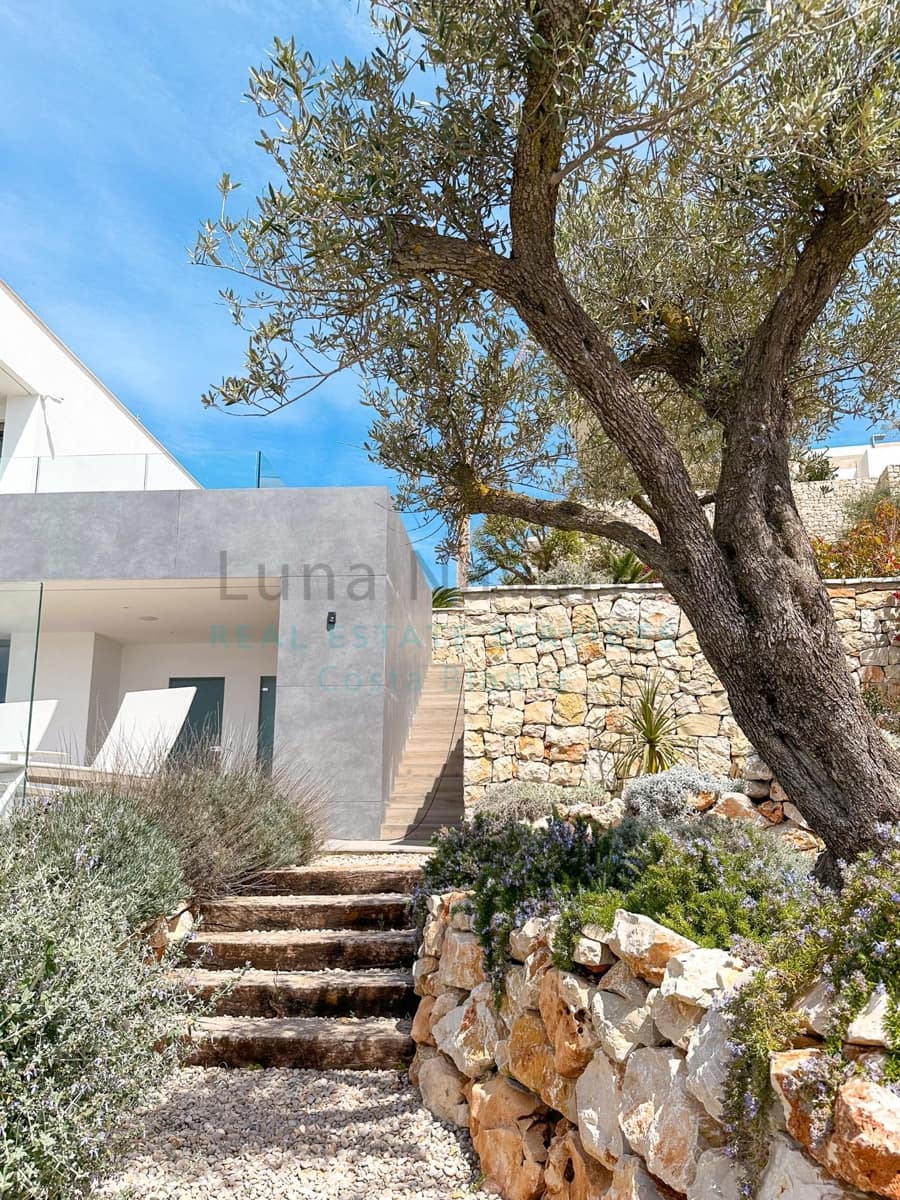 4 bedroom Villa for sale in Benitachell / Benitatxell with pool - € 2,950,000 (Ref: 8167431)