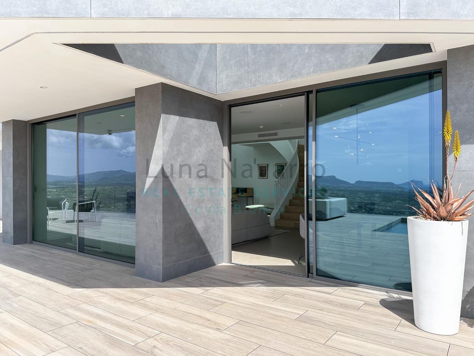 4 bedroom Villa for sale in Benitachell / Benitatxell with pool - € 2,950,000 (Ref: 8167431)