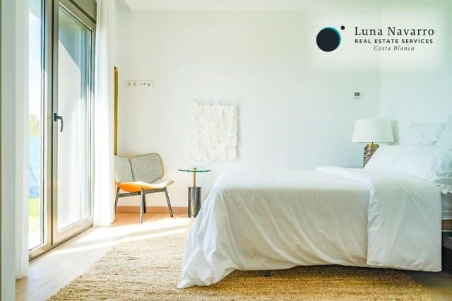 Chalet de 3 habitaciones en Finestrat en venta con piscina garaje - 789.000 € (Ref: 8197618)