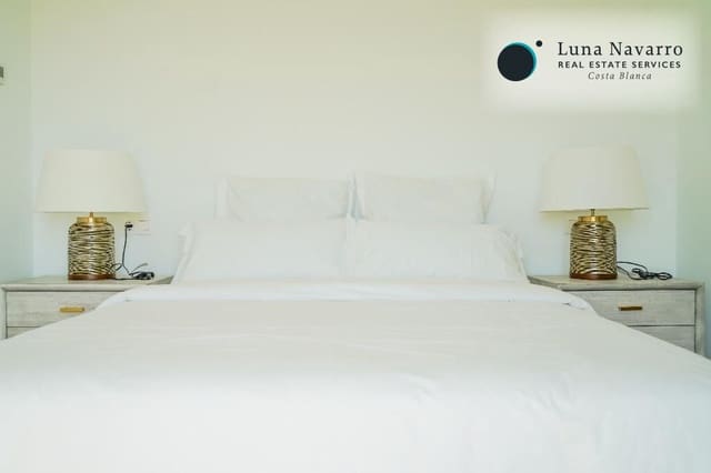 Chalet de 3 habitaciones en Finestrat en venta con piscina garaje - 789.000 € (Ref: 8197618)