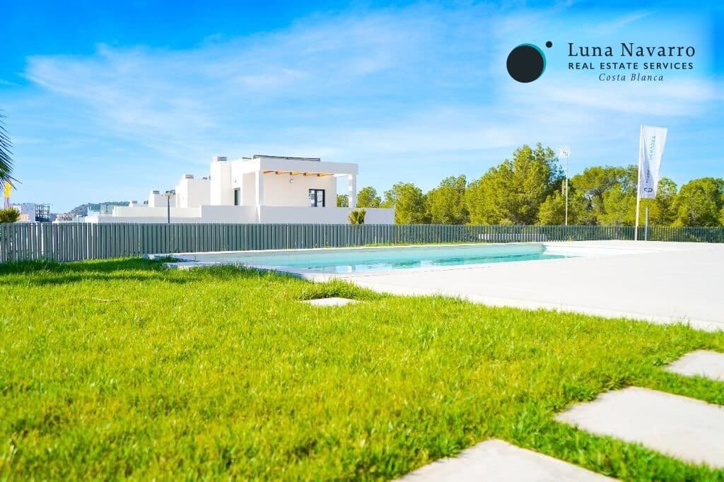 Chalet de 3 habitaciones en Finestrat en venta con piscina garaje - 789.000 € (Ref: 8197618)