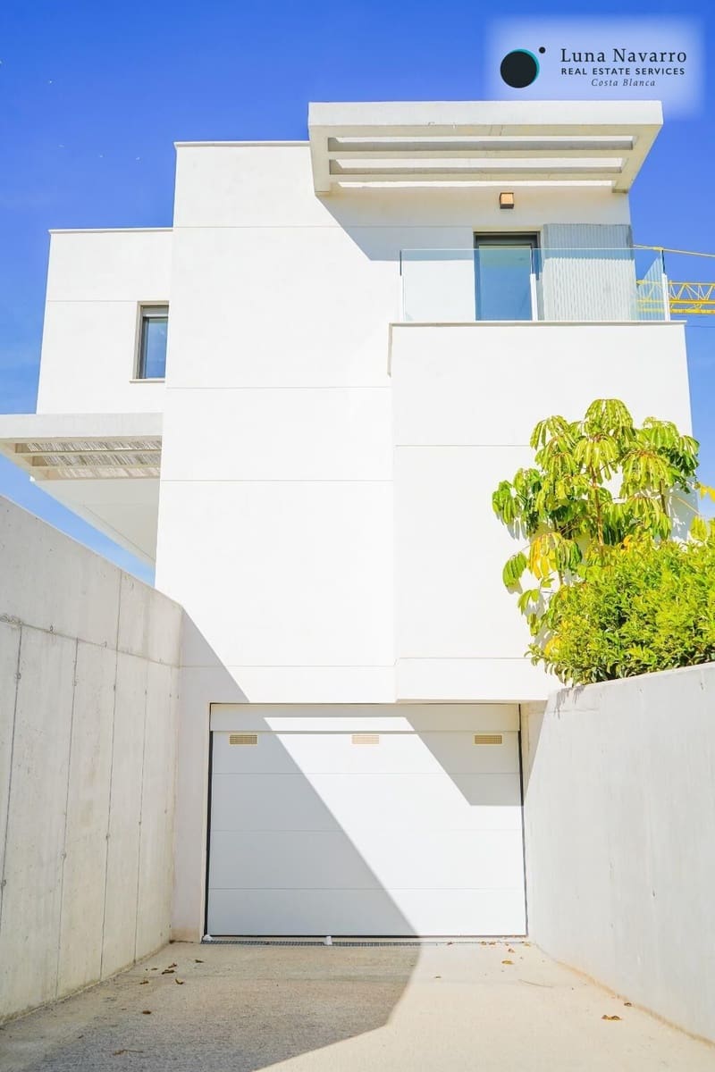 Chalet de 3 habitaciones en Finestrat en venta con piscina garaje - 789.000 € (Ref: 8197618)