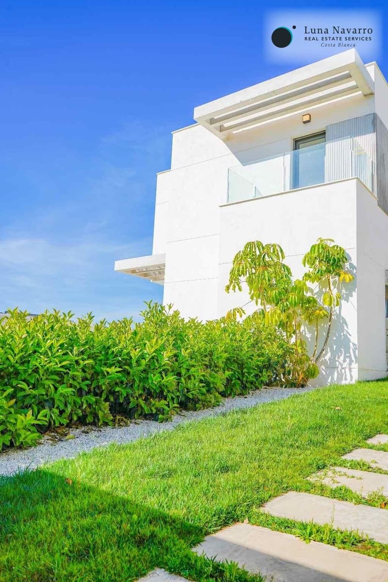 Chalet de 3 habitaciones en Finestrat en venta con piscina garaje - 789.000 € (Ref: 8197618)