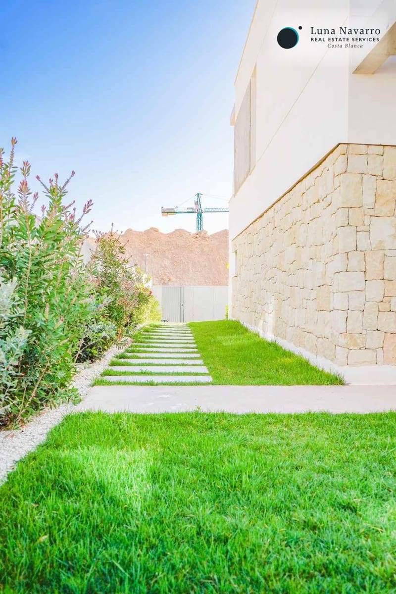 Chalet de 3 habitaciones en Finestrat en venta con piscina garaje - 789.000 € (Ref: 8197618)