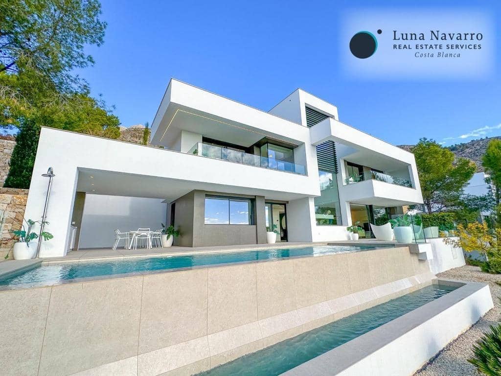 3 bedroom Villa for sale in Altea with pool garage - € 2,250,000 (Ref: 8305501)