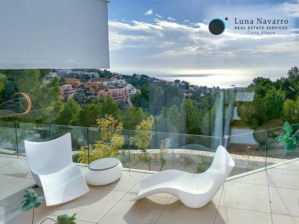 3 bedroom Villa for sale in Altea with pool garage - € 2,250,000 (Ref: 8305501)