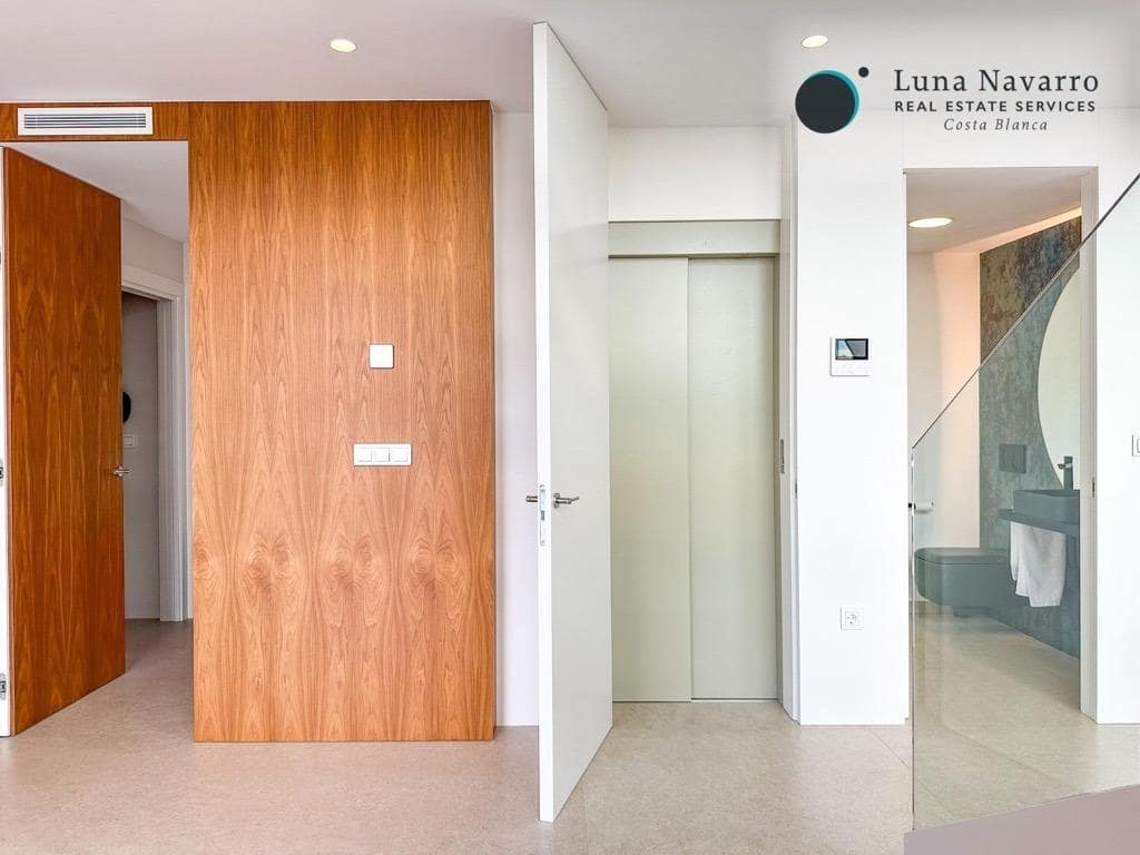 3 bedroom Villa for sale in Altea with pool garage - € 2,250,000 (Ref: 8305501)