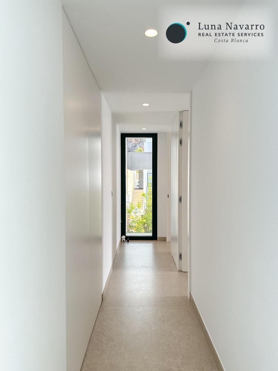 3 bedroom Villa for sale in Altea with pool garage - € 2,250,000 (Ref: 8305501)