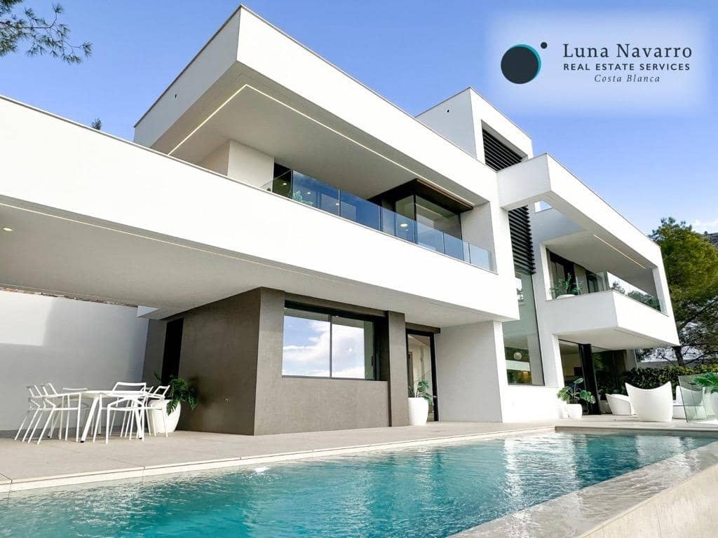 3 bedroom Villa for sale in Altea with pool garage - € 2,250,000 (Ref: 8305501)