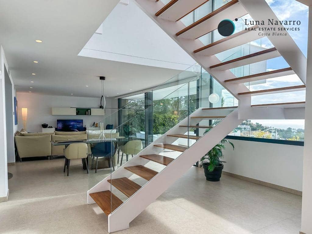 3 bedroom Villa for sale in Altea with pool garage - € 2,250,000 (Ref: 8305501)
