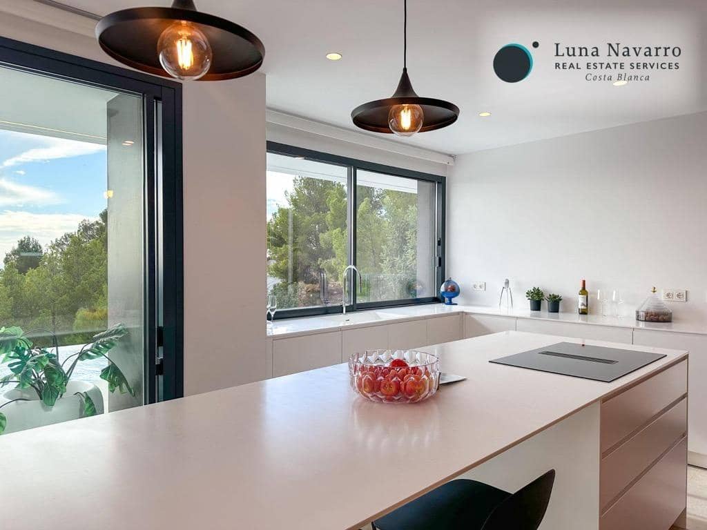 3 bedroom Villa for sale in Altea with pool garage - € 2,250,000 (Ref: 8305501)