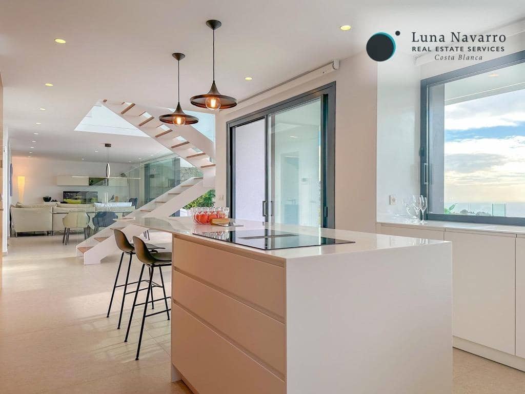 3 bedroom Villa for sale in Altea with pool garage - € 2,250,000 (Ref: 8305501)