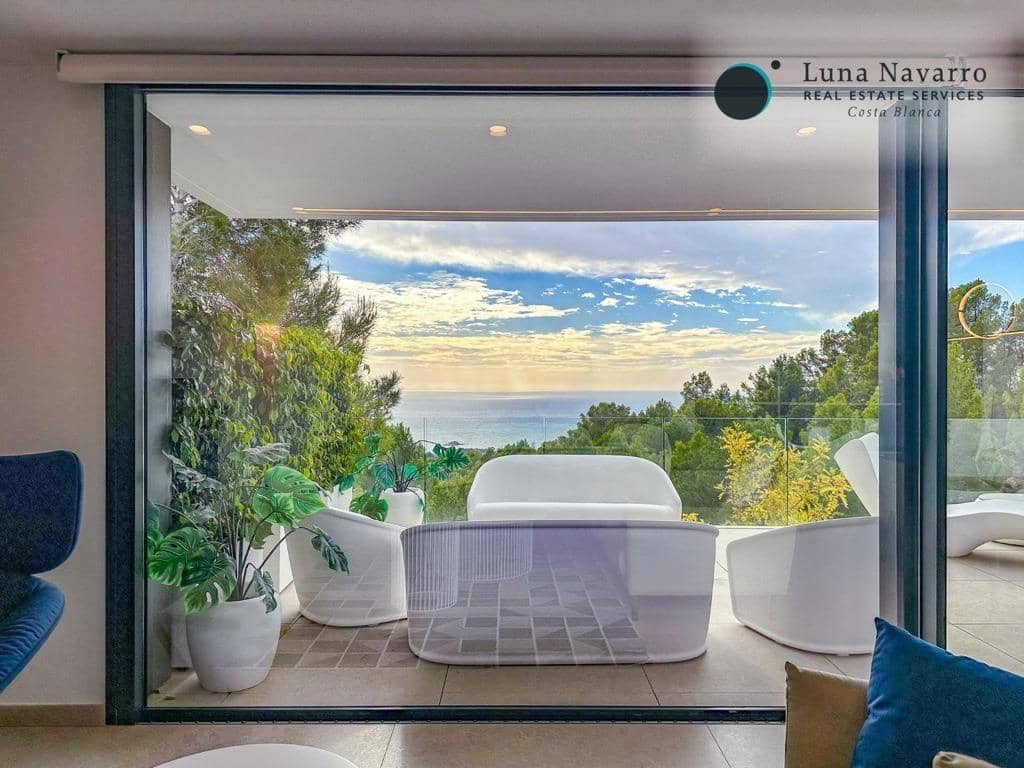 3 bedroom Villa for sale in Altea with pool garage - € 2,250,000 (Ref: 8305501)