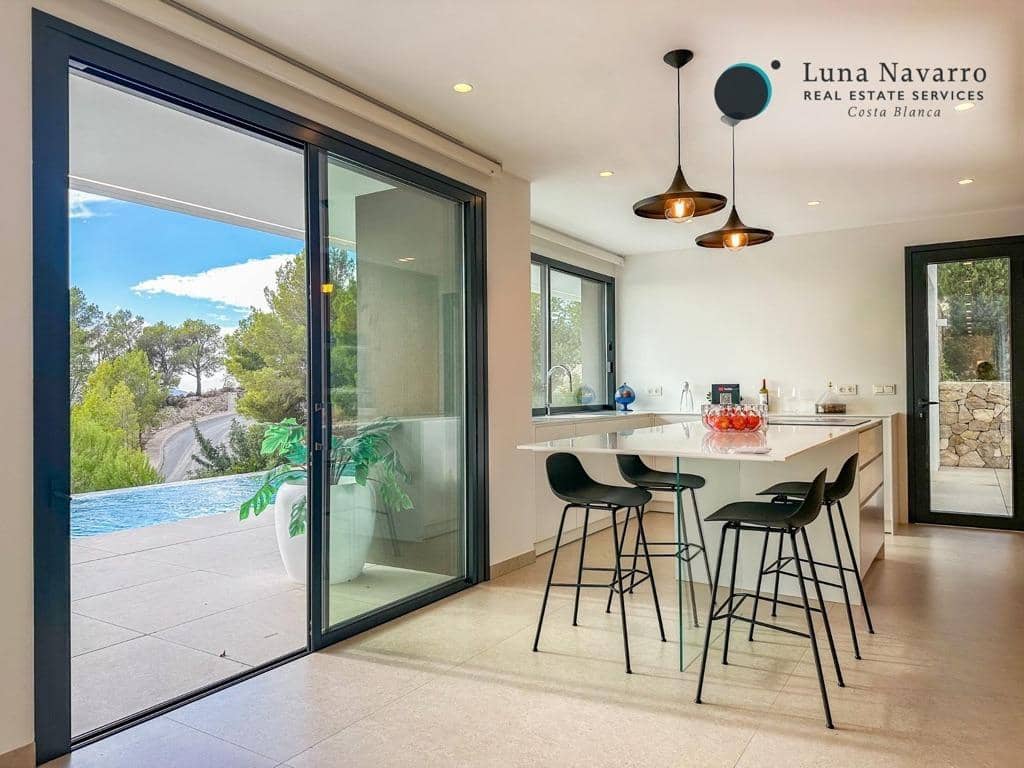 3 bedroom Villa for sale in Altea with pool garage - € 2,250,000 (Ref: 8305501)