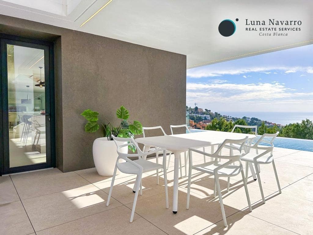 3 bedroom Villa for sale in Altea with pool garage - € 2,250,000 (Ref: 8305501)