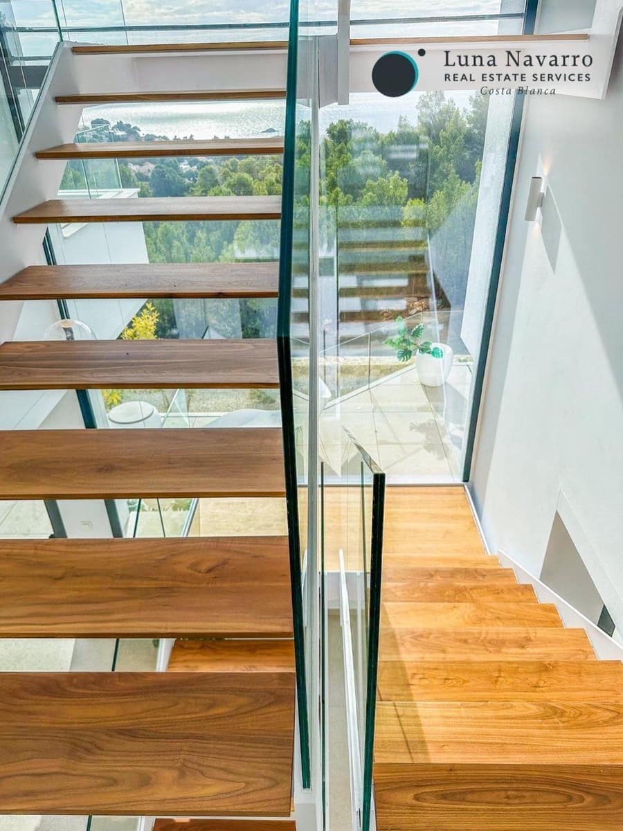 3 bedroom Villa for sale in Altea with pool garage - € 2,250,000 (Ref: 8305501)