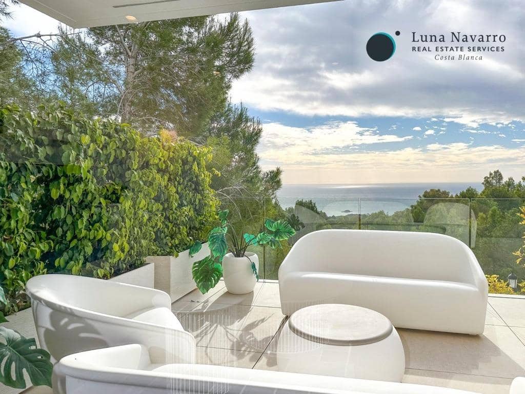 3 bedroom Villa for sale in Altea with pool garage - € 2,250,000 (Ref: 8305501)