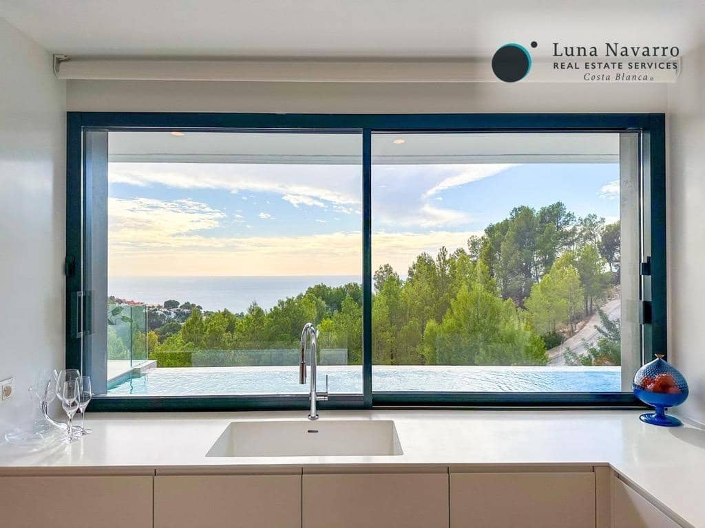 3 bedroom Villa for sale in Altea with pool garage - € 2,250,000 (Ref: 8305501)