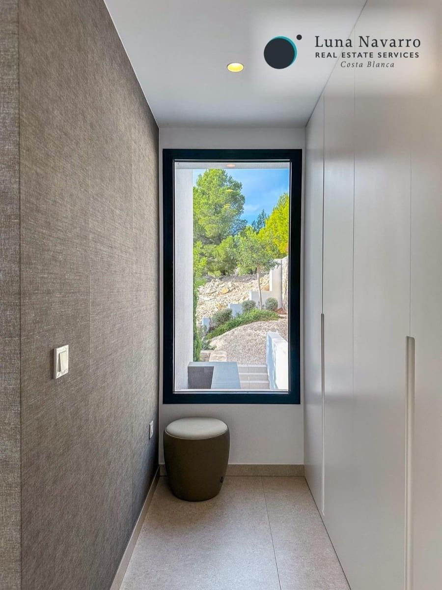 3 bedroom Villa for sale in Altea with pool garage - € 2,250,000 (Ref: 8305501)