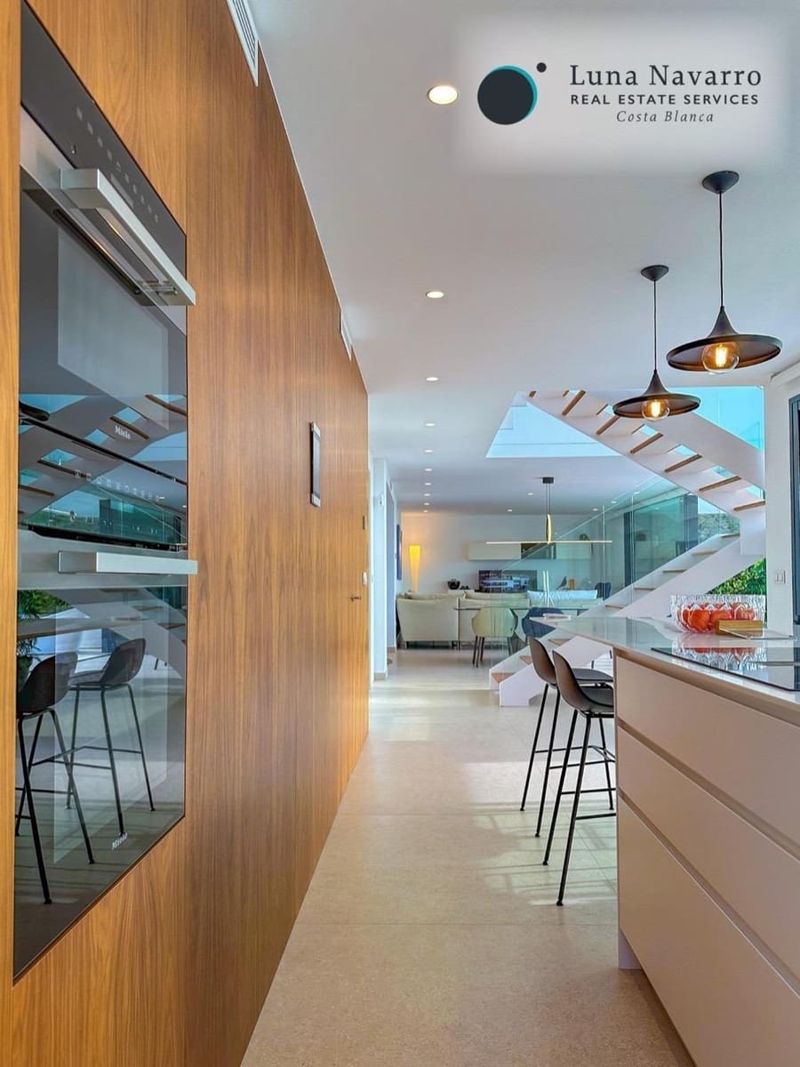 3 bedroom Villa for sale in Altea with pool garage - € 2,250,000 (Ref: 8305501)