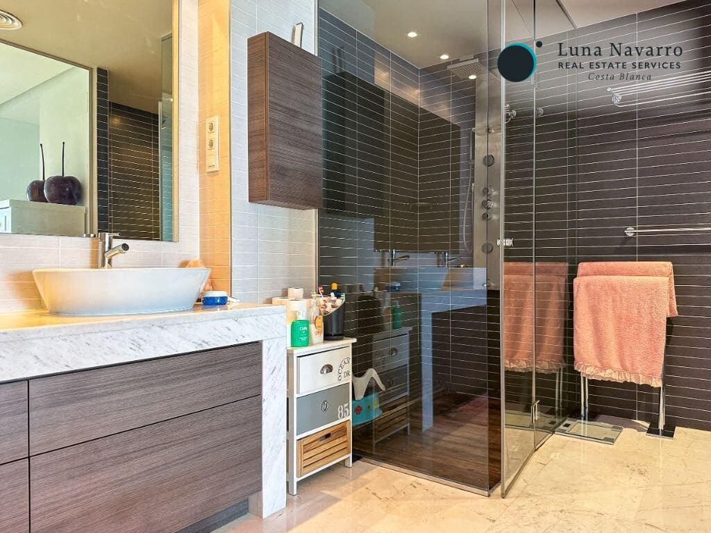 Apartamento de 3 habitaciones en Altea en venta con piscina garaje - 890.000 € (Ref: 8366231)