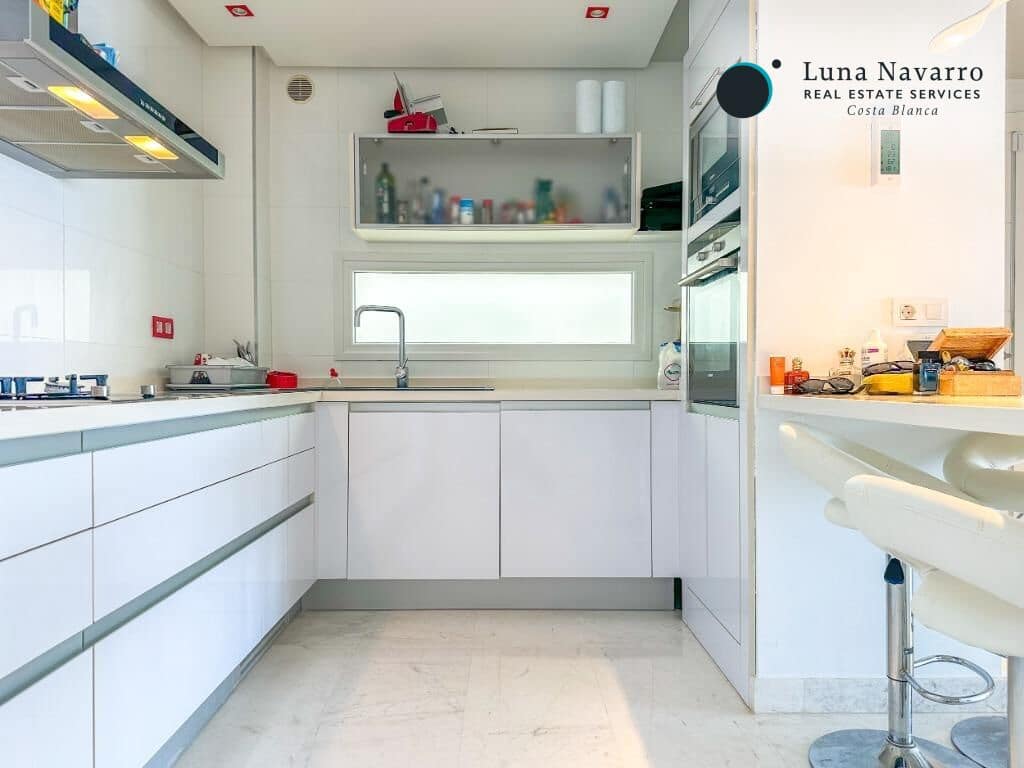 Apartamento de 3 habitaciones en Altea en venta con piscina garaje - 890.000 € (Ref: 8366231)