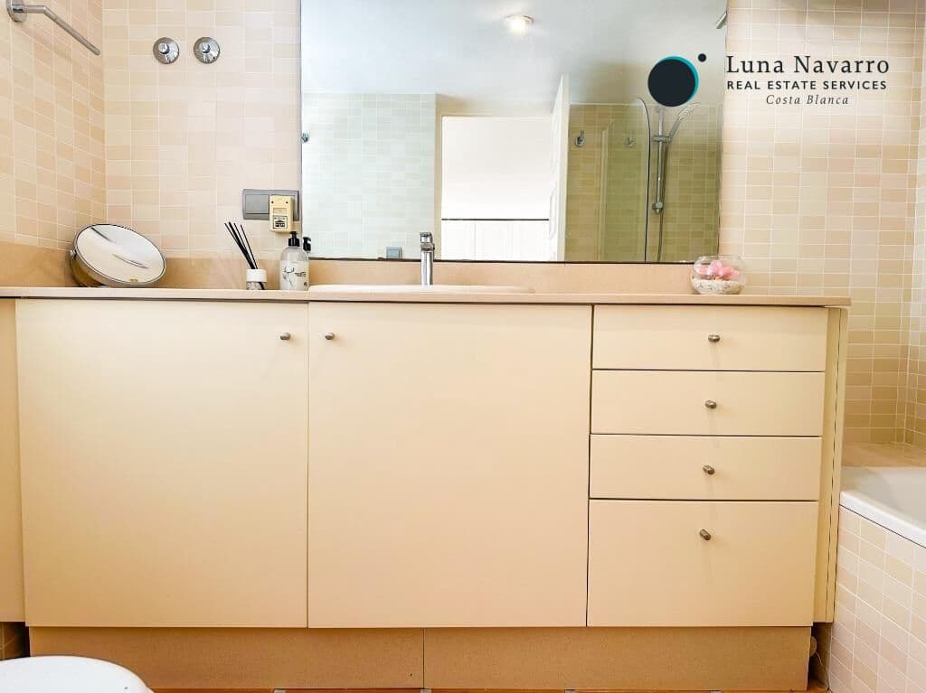 4 sypialnia Willa na sprzedaż w Altea z basenem garażem - 699 000 € (Ref: 8373561)