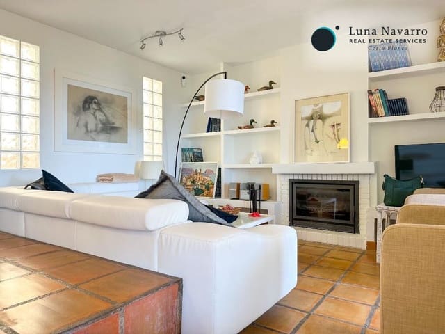 Chalet de 4 habitaciones en Altea en venta con piscina garaje - 699.000 € (Ref: 8373561)