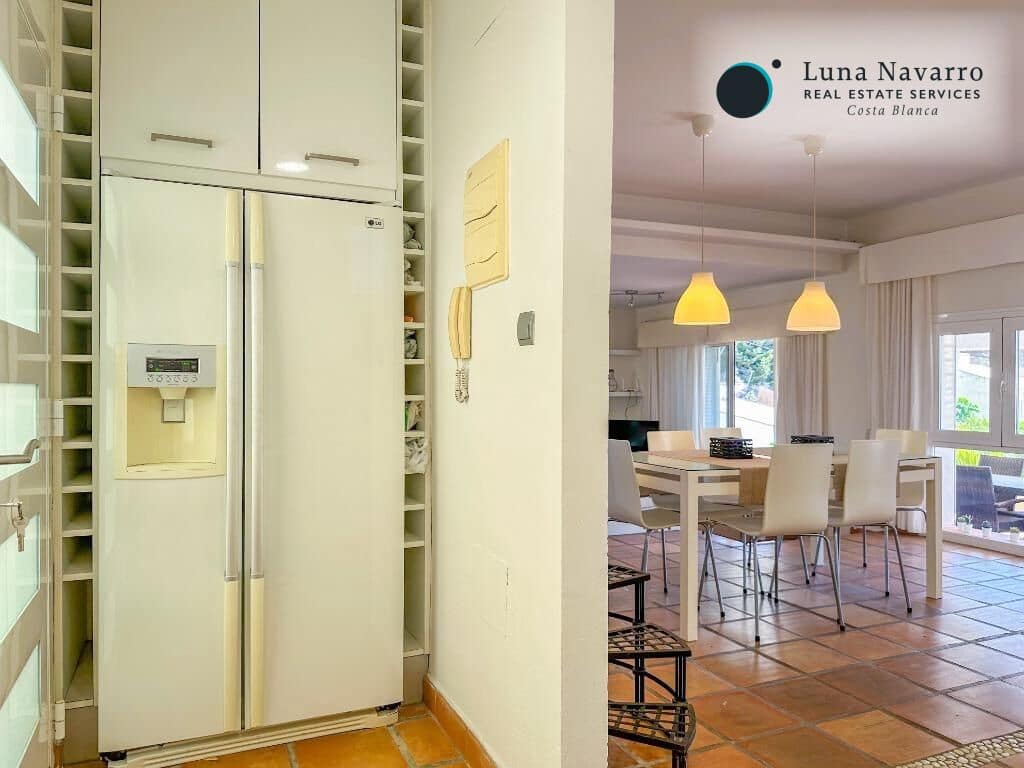 4 sypialnia Willa na sprzedaż w Altea z basenem garażem - 699 000 € (Ref: 8373561)