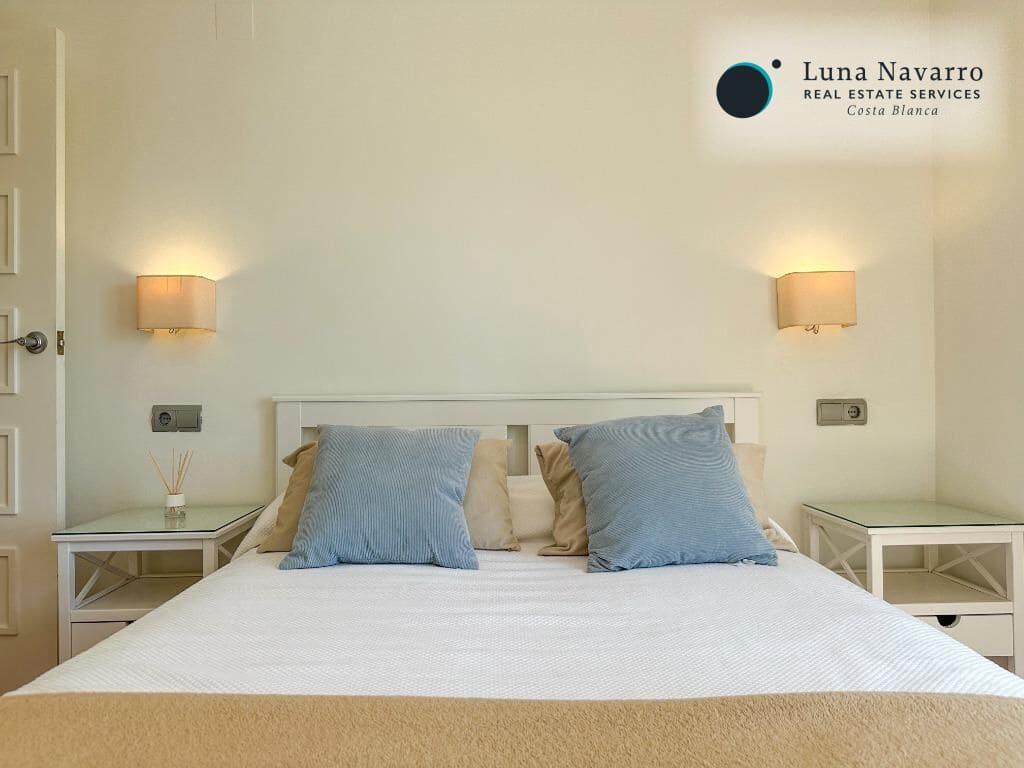 4 sypialnia Willa na sprzedaż w Altea z basenem garażem - 699 000 € (Ref: 8373561)