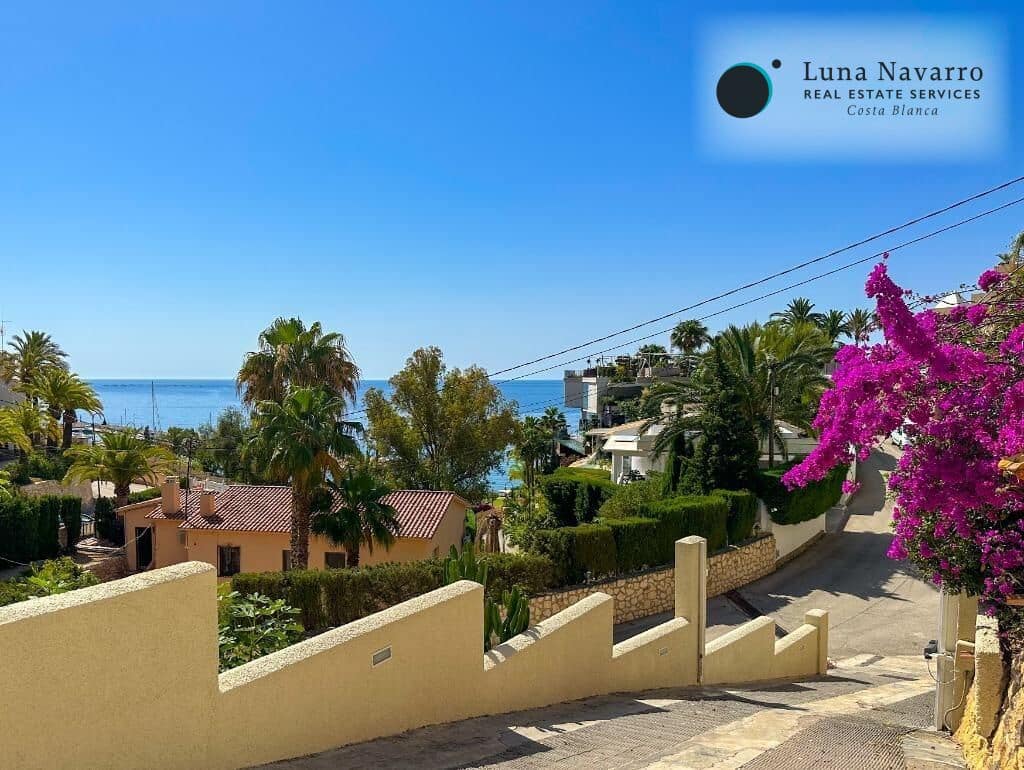 4 sypialnia Willa na sprzedaż w Altea z basenem garażem - 699 000 € (Ref: 8373561)