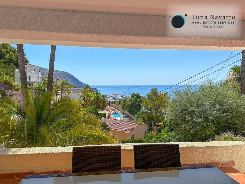 4 sypialnia Willa na sprzedaż w Altea z basenem garażem - 699 000 € (Ref: 8373561)