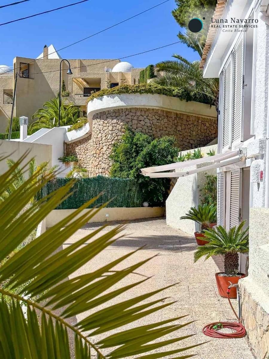 4 sypialnia Willa na sprzedaż w Altea z basenem garażem - 699 000 € (Ref: 8373561)