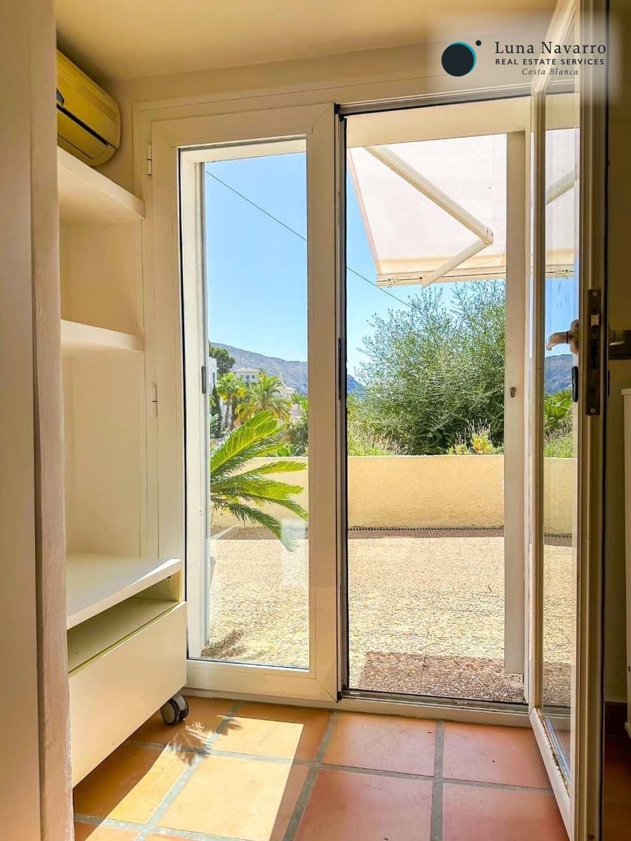 4 sypialnia Willa na sprzedaż w Altea z basenem garażem - 699 000 € (Ref: 8373561)