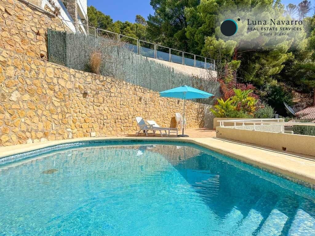 4 sypialnia Willa na sprzedaż w Altea z basenem garażem - 699 000 € (Ref: 8373561)