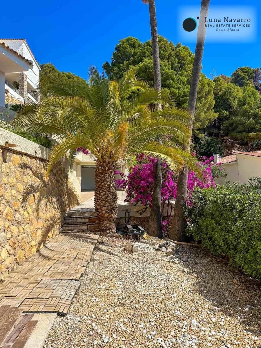 4 sypialnia Willa na sprzedaż w Altea z basenem garażem - 699 000 € (Ref: 8373561)